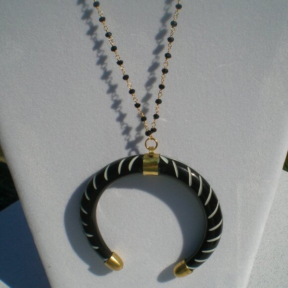 Black/White Double Ended Crescent Pendant Necklace - Picture 1 of 4